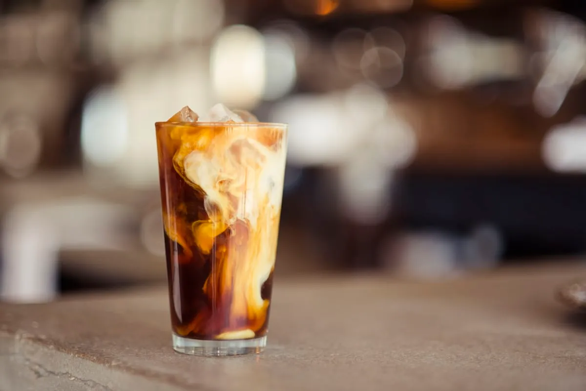Detailaufnahme frisch gemahlener Kaffeebohnen